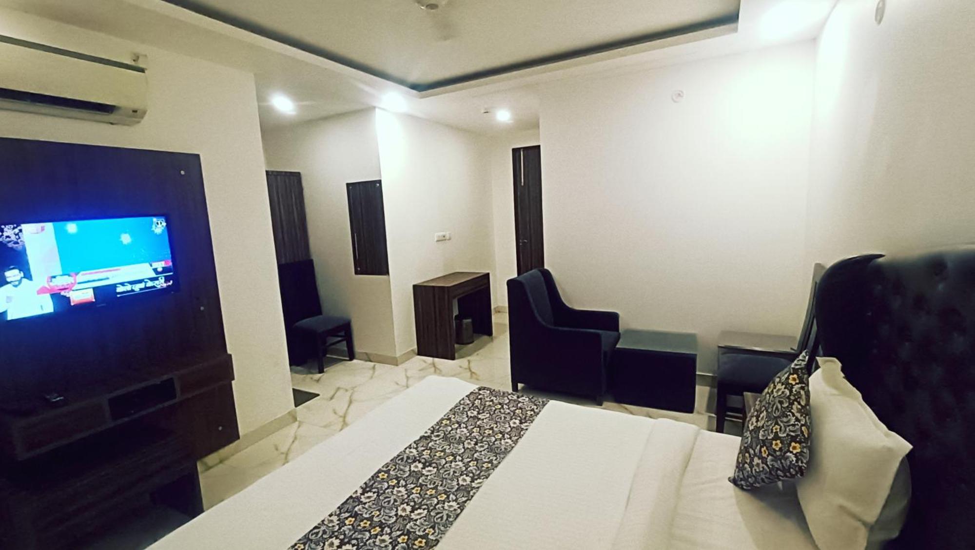 Hotel Mayda Prime Near Delhi Airport Neu-Delhi Exterior foto